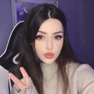 Has Veibae Done A Face Reveal? Here’s How She Really Looks Like