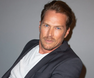 Celebrity Cosmetic Surgery: Did Jason Lewis Undergo Cosmetic Surgery?