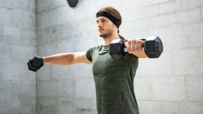 What Are The 4 Dumbbell Exercises To Sculpt Sleeve-Busting Biceps? Here Is What To Know