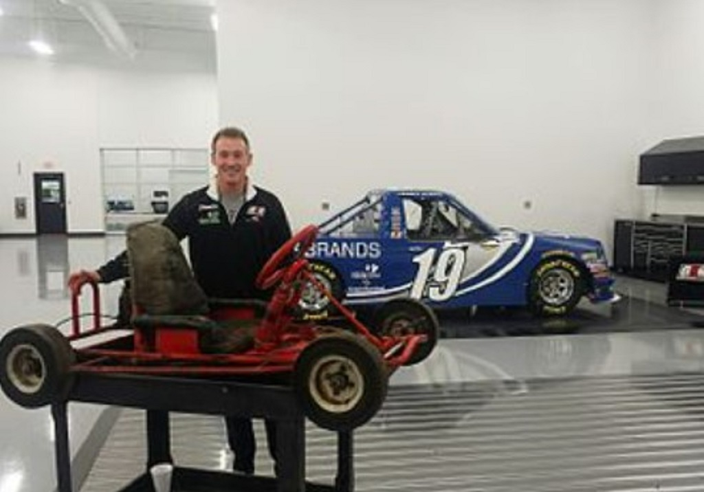 Who Are Car Racer Daniel Hemric Parents?