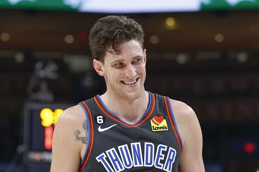 Who Is NBA Player Mike Muscala And His He Married?