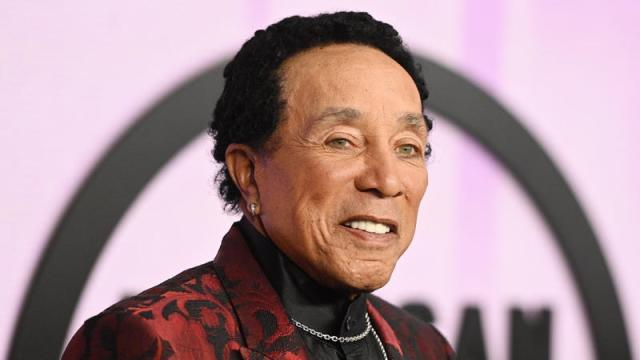 Smokey Robinson Facelift: What Happened To His Face?