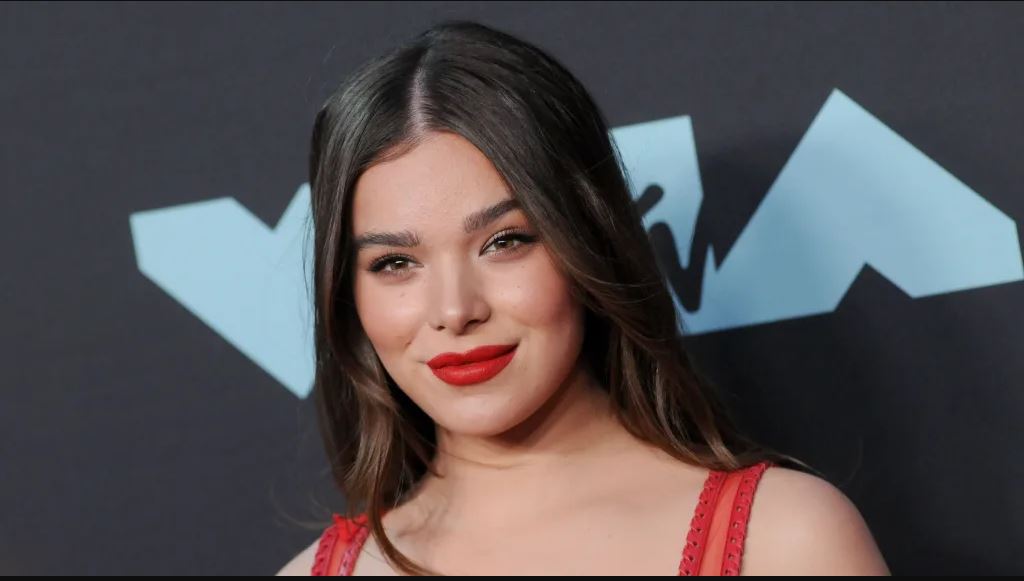 Who Are Hailee Steinfeld Parents Peter And Cheri?