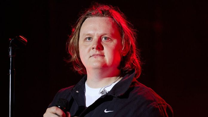 Are Lewis Capaldi And Jim Capaldi Related?