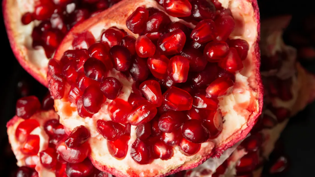 Health Benefits Of Pomegranate To Your Skin
